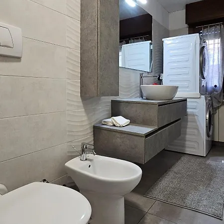 Casa Moderna Olgiate Apartmán *