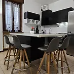 Casa Moderna Olgiate אולגיאטה אולונה