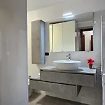 דירה Casa Moderna Olgiate אולגיאטה אולונה